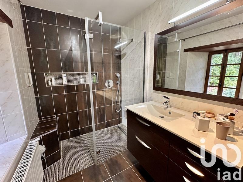 Maison - 168 m² - 7 pièces