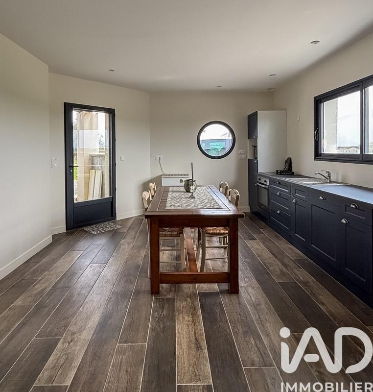 Maison - 297 m² - 11 pièces