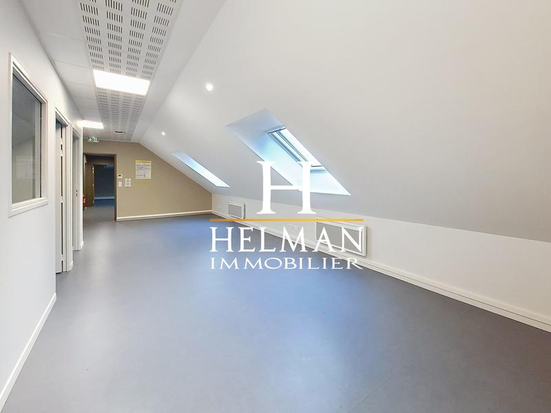 Bureau - 331 m² - 14 pièces