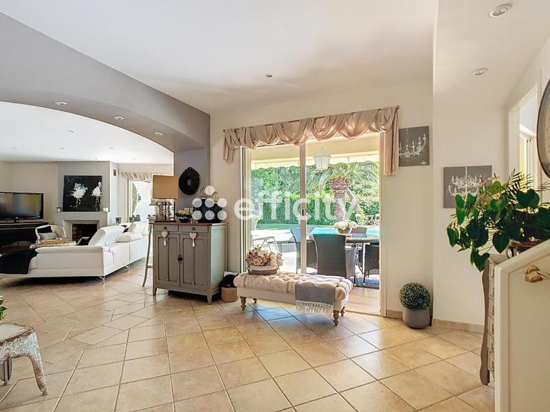 Maison - 180 m² - 5 pièces