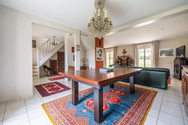 Maison - 211 m² - 7 pièces