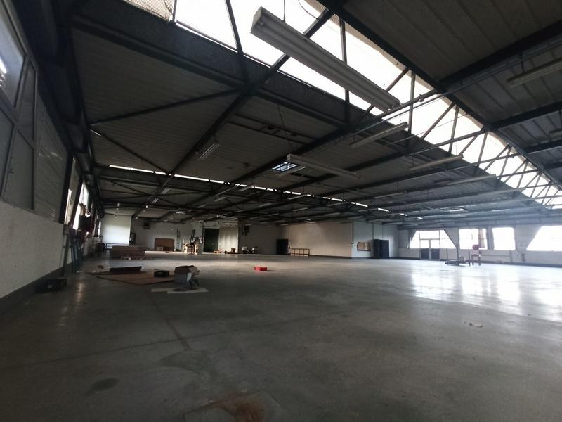 Local commercial - 1 306 m²