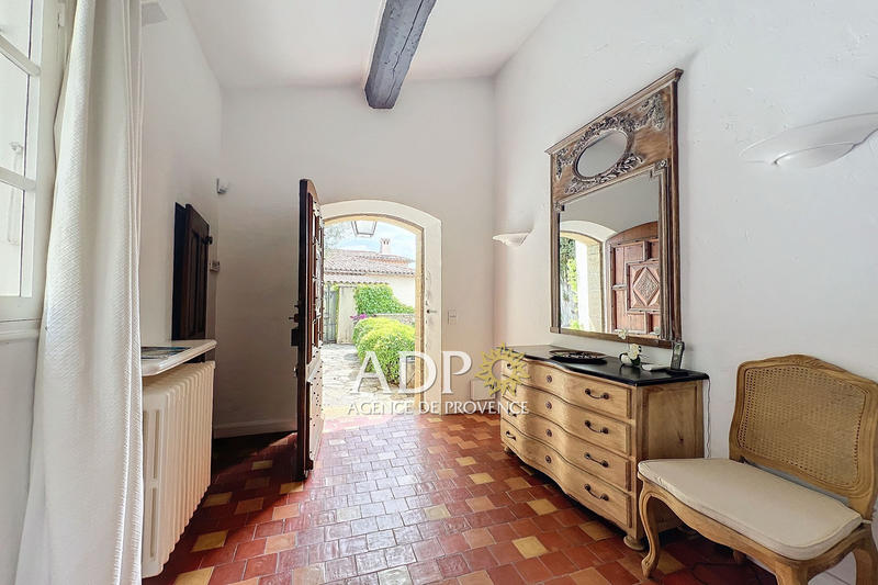 Maison - 210 m² - 6 pièces