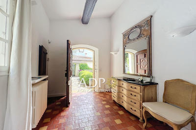 Maison - 210 m² - 6 pièces