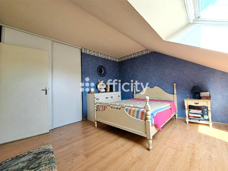 Appartement - 100 m² - 5 pièces