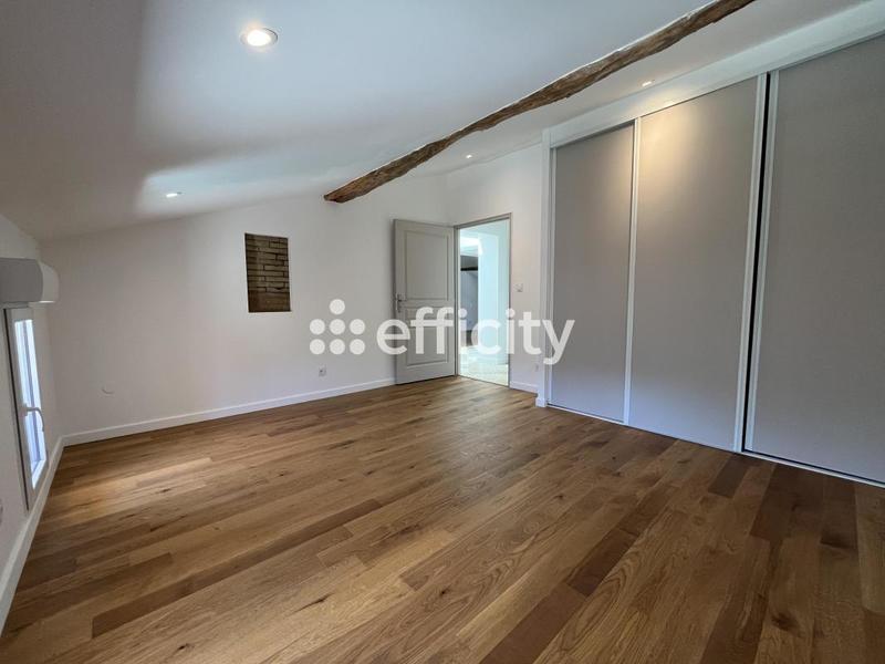 Maison - 180 m² - 7 pièces