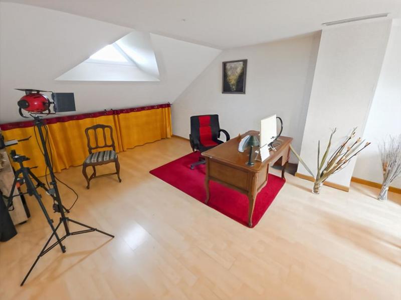 Maison - 210 m² - 9 pièces