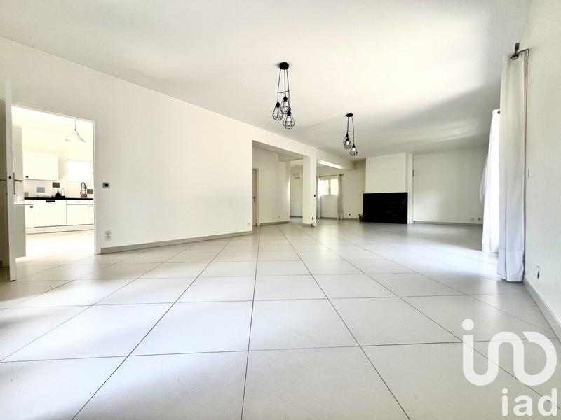 Maison - 216 m² - 8 pièces