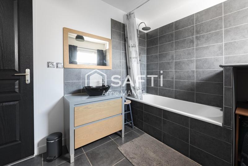 Maison - 234 m² - 10 pièces