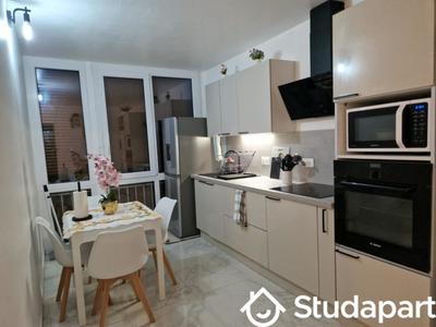 Chambre - 9 m² - 1 pièce