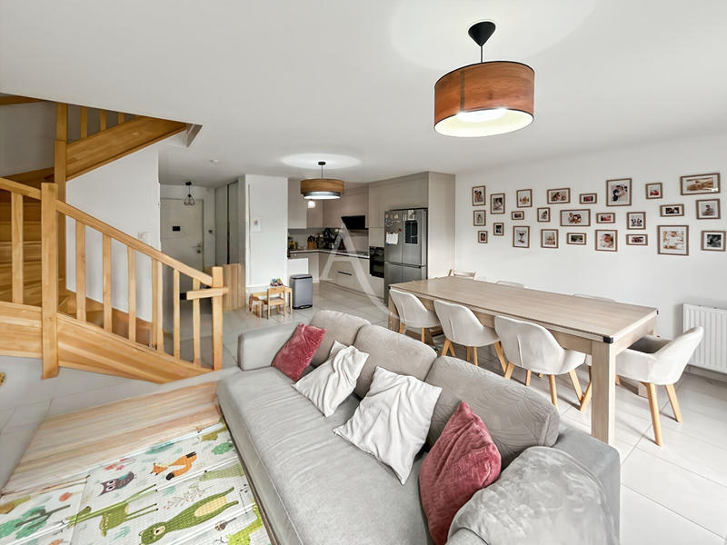 Maison - 85 m² - 5 pièces