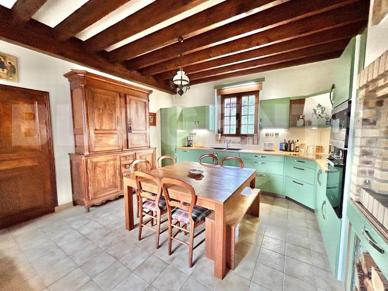 Maison - 360 m² - 13 pièces