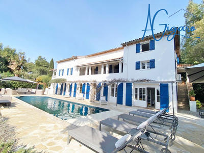 Villa - 360 m² - 20 pièces