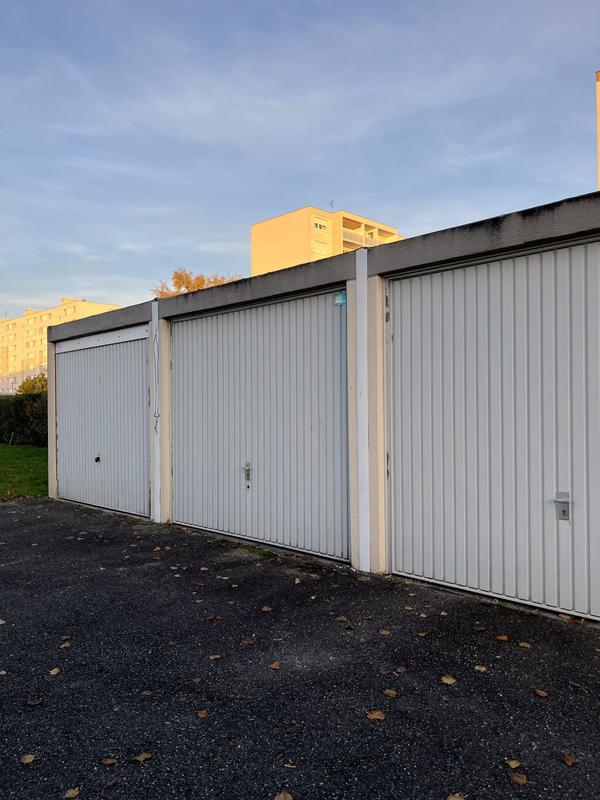 Parking / Garage - 12 m²