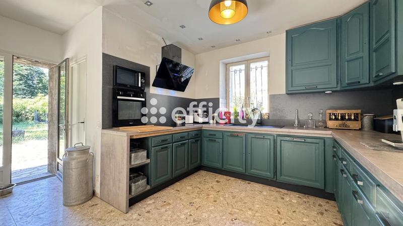 Maison en pierre - 450 m² - 17 pièces