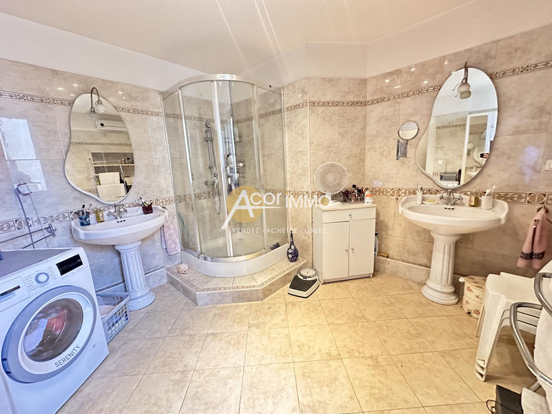 Appartement - 143 m² - 4 pièces