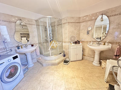 Appartement - 143 m² - 4 pièces