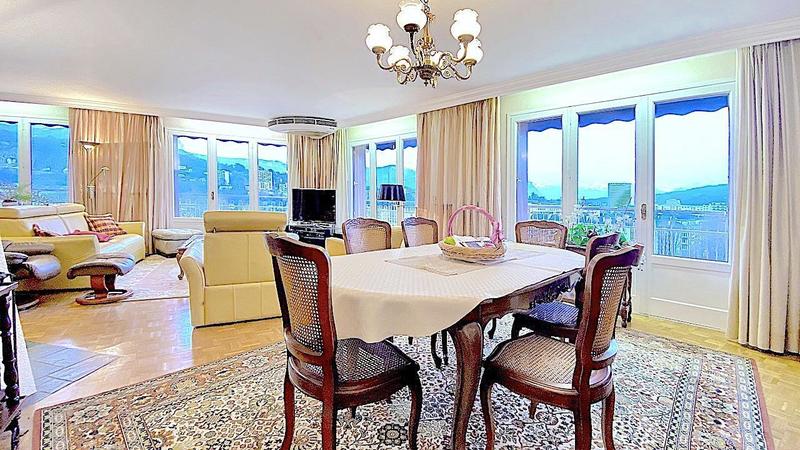 Appartement - 160 m² - 5 pièces