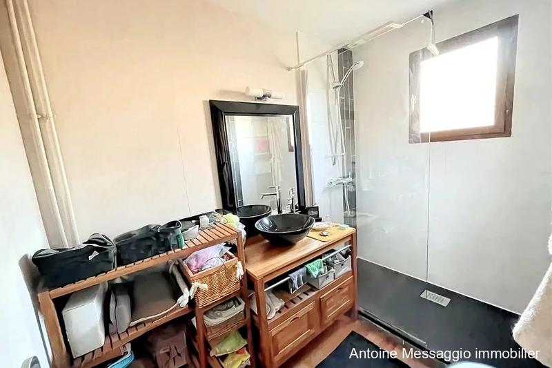 Maison - 163 m² - 9 pièces