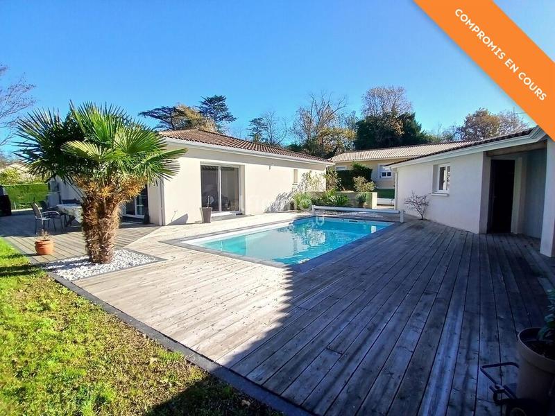 Maison - 120 m² - 5 pièces