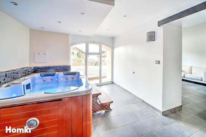 Maison - 160 m² - 7 pièces