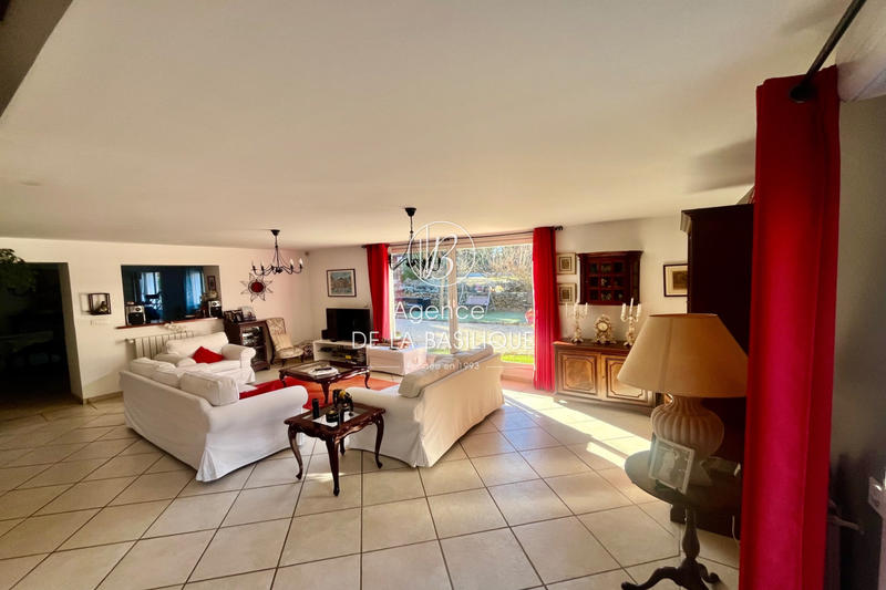 Maison - 175 m² - 8 pièces