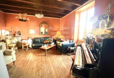 Maison charentaise - 220 m² - 6 pièces