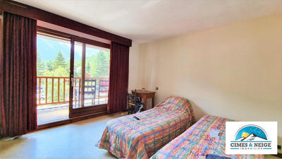 Appartement - 80 m² - 6 pièces