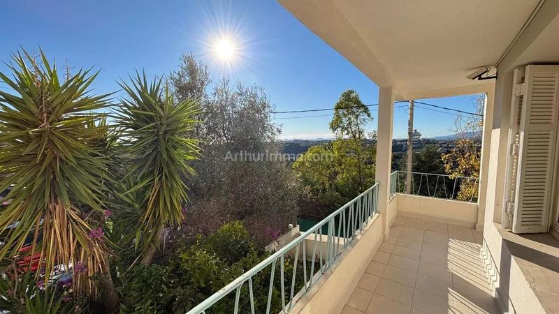 Appartement - 90 m² - 4 pièces