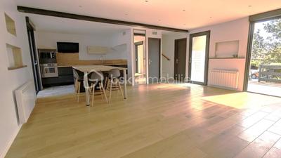 Maison traditionnelle - 86 m² - 4 pièces