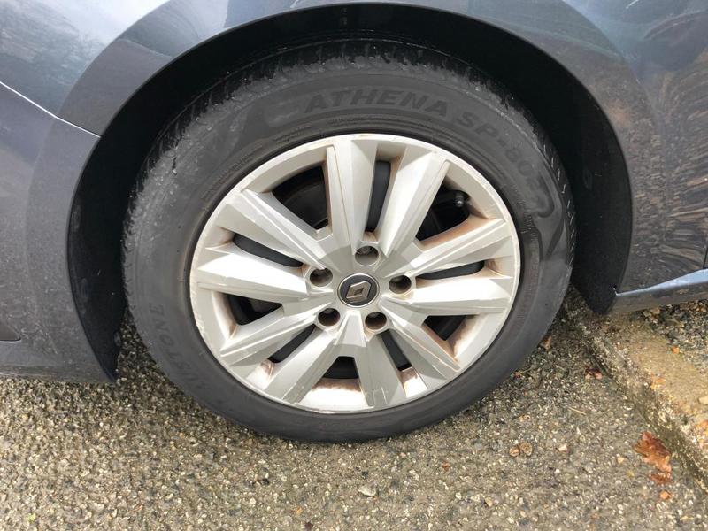 Renault Mégane IV Blue Dci 115 Business Edc