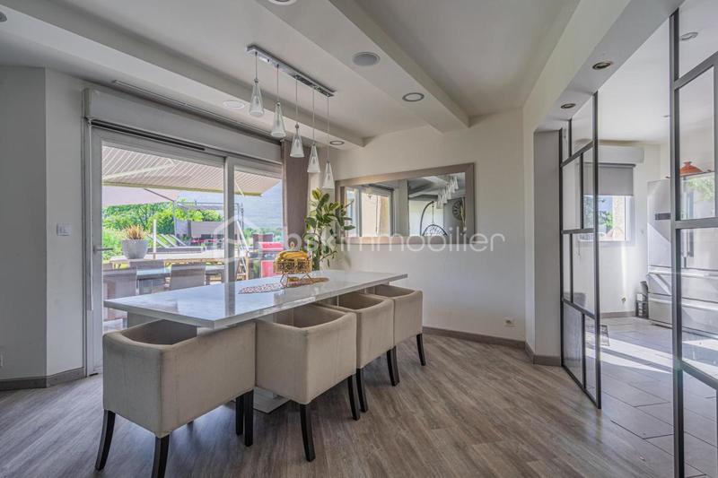 Maison traditionnelle - 156 m² - 5 pièces