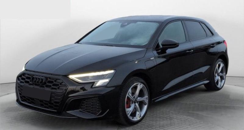 Audi A3 sportback 45 TFSIe s-Line 245 Hybride Rechargeable / Regulateur de Distance Prédisposition Attelage Capteur Angle Mort Keyless