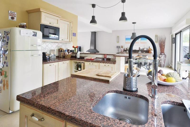 Maison - 210 m² - 7 pièces