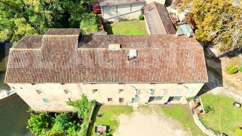 Moulin - 300 m² - 6 pièces