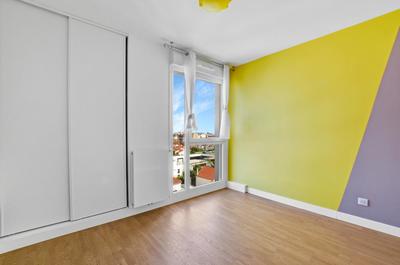 Appartement - 100 m² - 5 pièces
