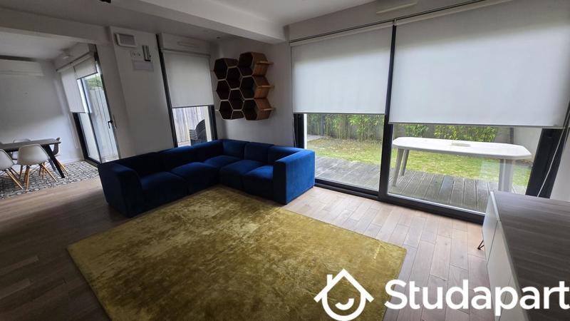 Chambre - 9 m² - 1 pièce