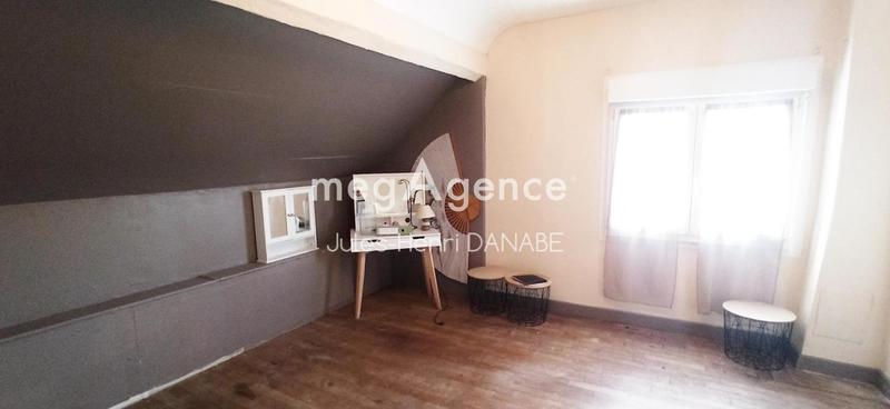 Maison - 180 m² - 7 pièces