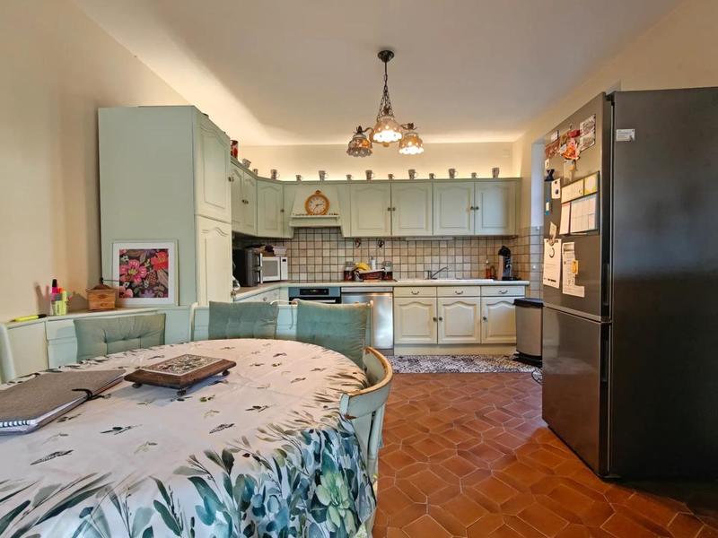 Maison - 218 m² - 6 pièces