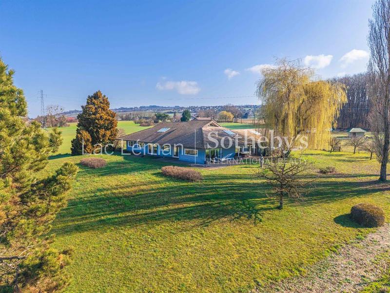 Maison - 350 m² - 9 pièces