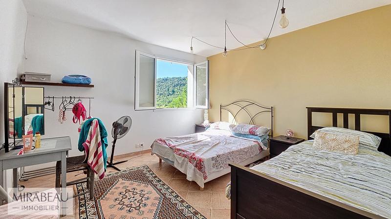 Villa - 180 m² - 8 pièces