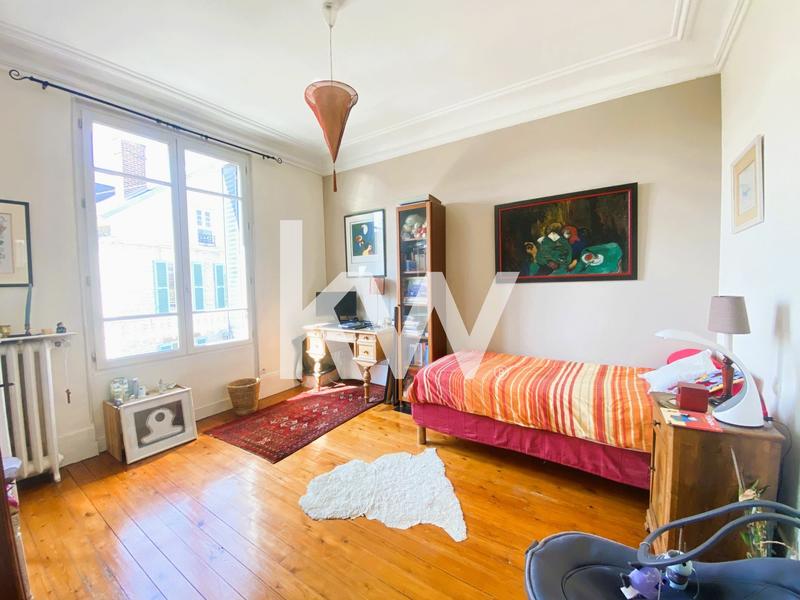 Maison - 191 m² - 7 pièces