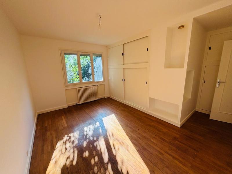 Maison - 240 m² - 7 pièces