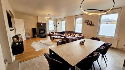 Maison - 204 m² - 7 pièces