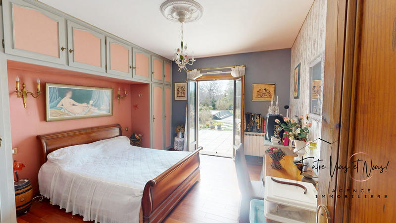 Maison - 206 m² - 8 pièces