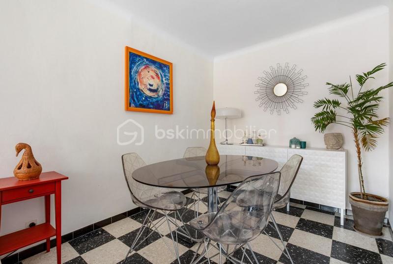 Demeure - 201 m² - 8 pièces