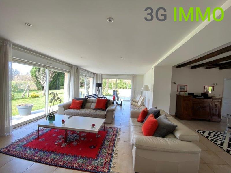 Maison - 288 m² - 10 pièces