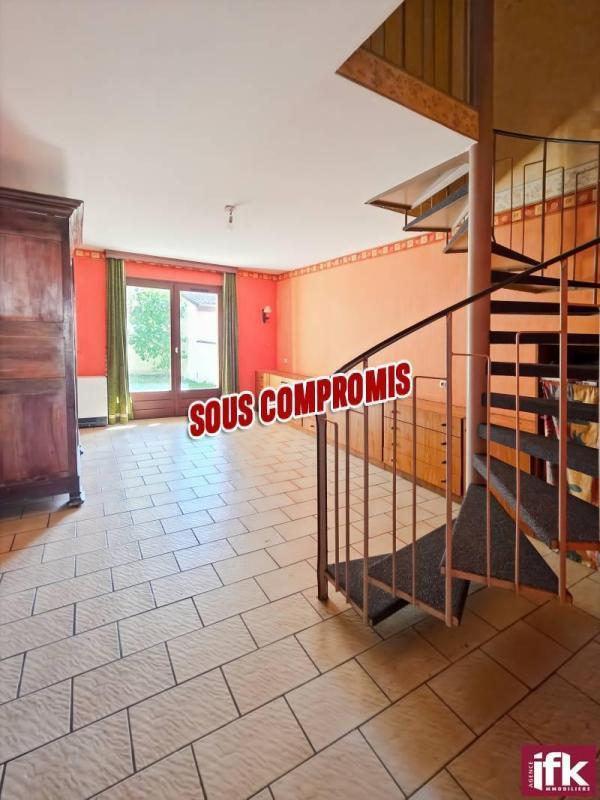 Maison - 104 m² - 6 pièces