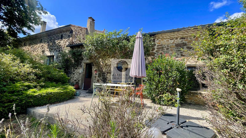 Maison - 280 m² - 9 pièces