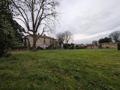 Terrain constructible - 809 m²